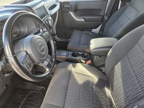 Used 2012 Jeep Wrangler Unlimited Sahara w/ Connectivity Group image 6