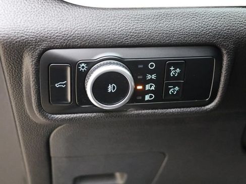 Used 2023 Ford Explorer XLT w/ Equipment Group 202A AWD/4WD image 31