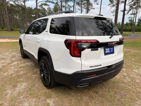 Used 2023 GMC Acadia SLE w/ Driver Convenience Package FWD image 3