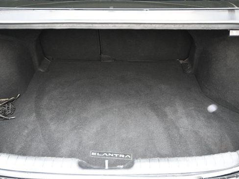 Used 2023 Hyundai Elantra Limited image 24