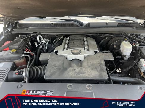 Used 2020 Cadillac Escalade ESV Premium Luxury RWD image 36