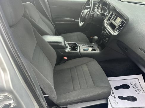 Used 2012 Dodge Charger SE RWD image 9
