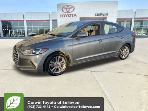 Used 2017 Hyundai Elantra SE image 7