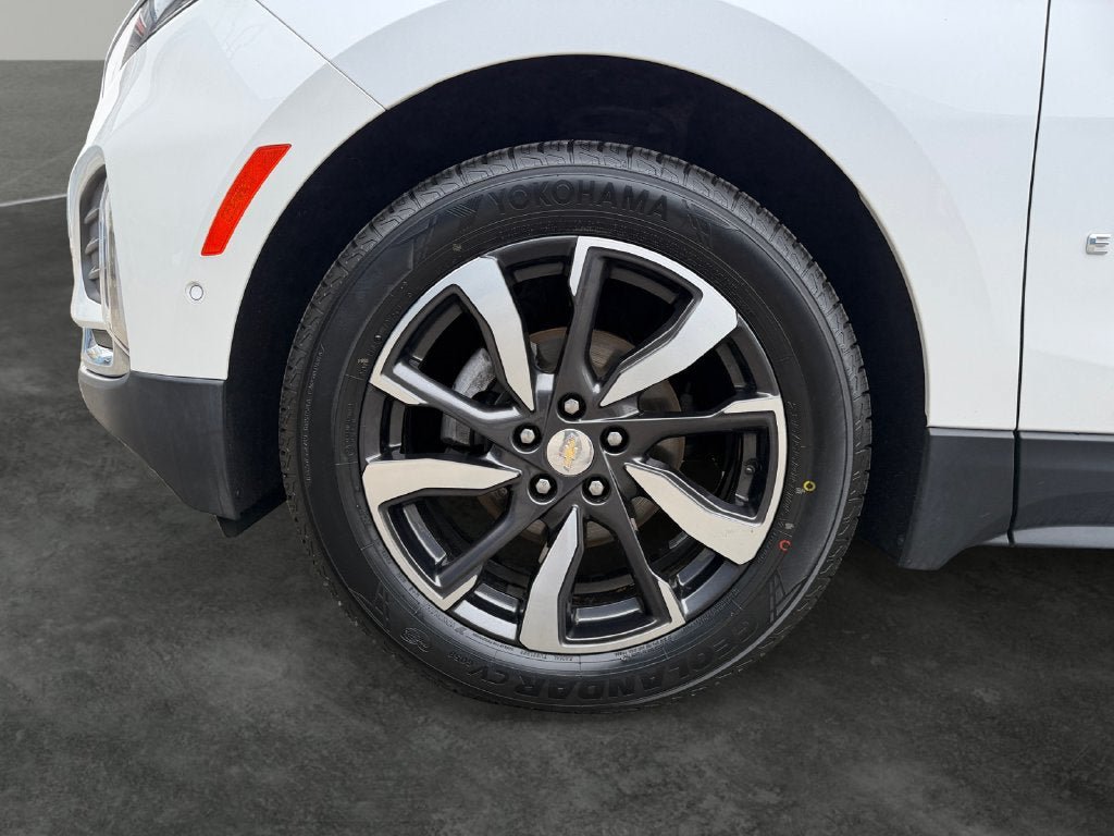 Used 2023 Chevrolet Equinox Premier AWD/4WD image 4
