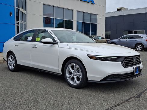 New 2026 Honda Accord LX image 2