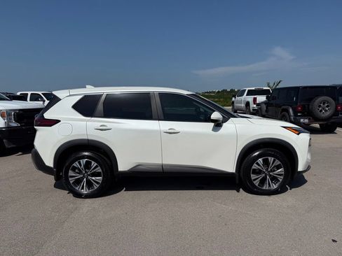 Used 2023 Nissan Rogue SV FWD image 29