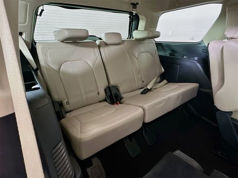 Used 2024 Ford Expedition Limited image 14
