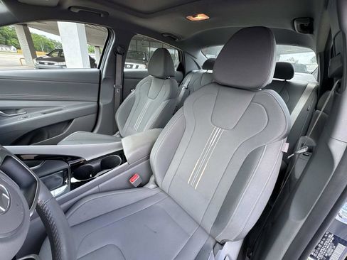 Used 2025 Hyundai Elantra SEL image 51