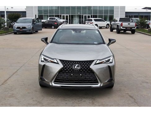 Used 2022 Lexus UX 200 w/ Premium Package image 8