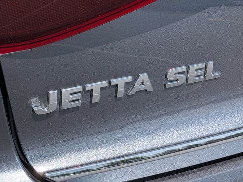 Used 2018 Volkswagen Jetta SEL FWD image 24