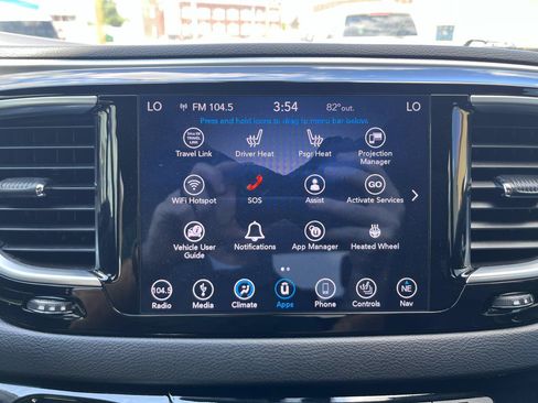 Used 2018 Chrysler Pacifica Touring-L Plus FWD image 38