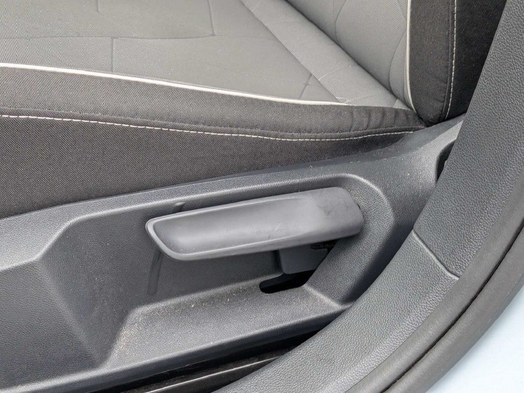 Used 2025 Volkswagen Jetta Sport FWD image 18
