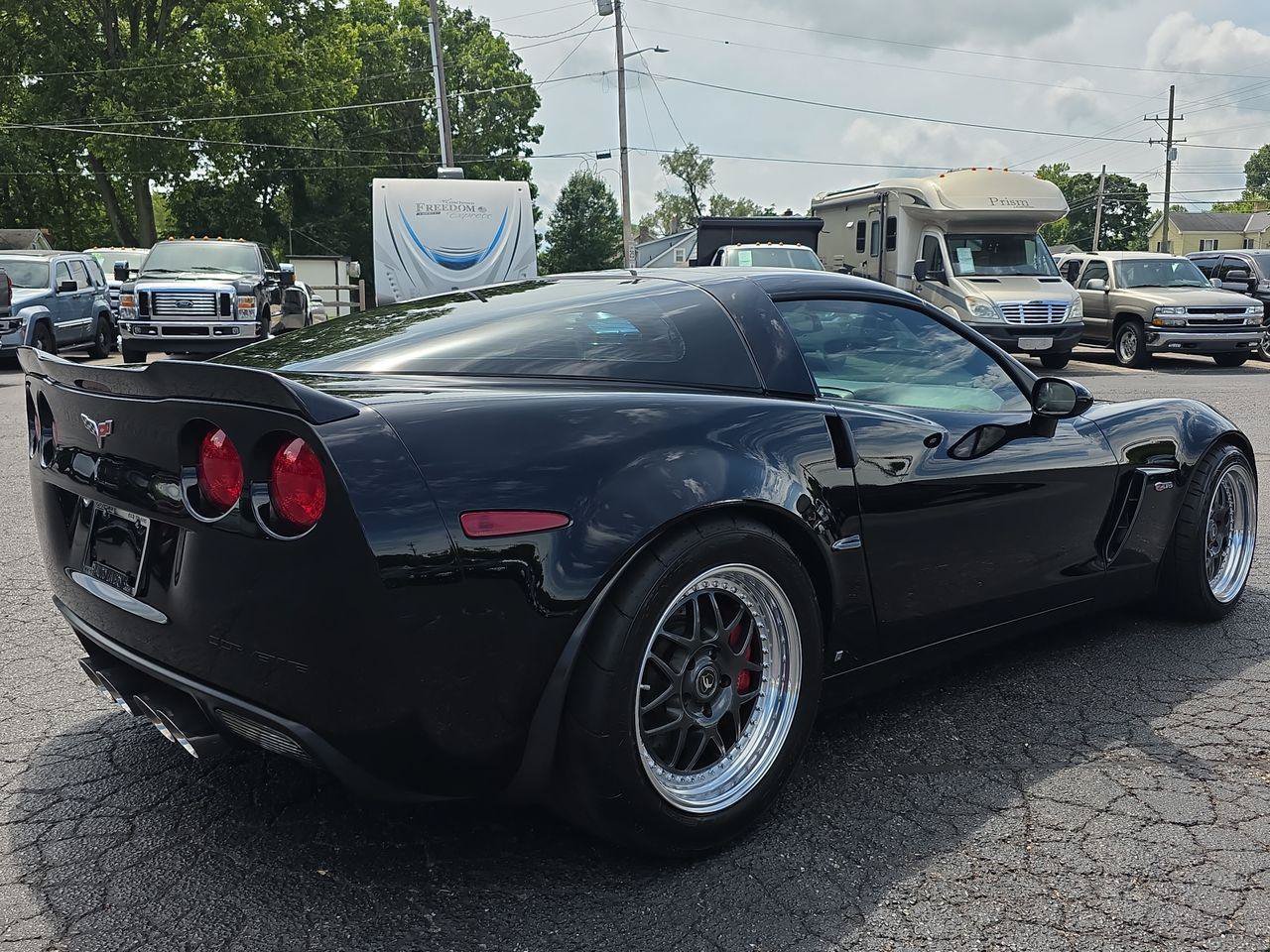 Used 2006 Chevrolet Corvette Z06 w/ Preferred Equipment Group RWD image 2