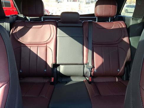 Used 2024 Land Rover Range Rover Sport Dynamic SE image 16