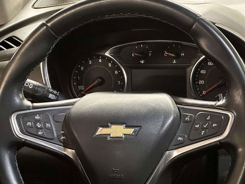 Used 2023 Chevrolet Equinox LT image 19