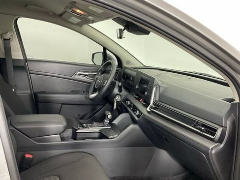 Used 2025 Kia Sportage LX FWD image 15