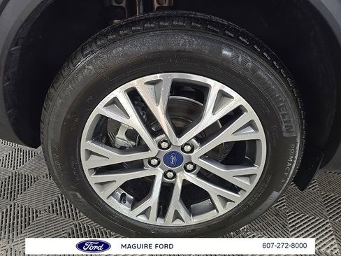 Used 2022 Ford Escape SEL w/ Technology Package image 16