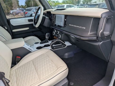 Used 2024 Ford Bronco Wildtrak AWD/4WD image 12