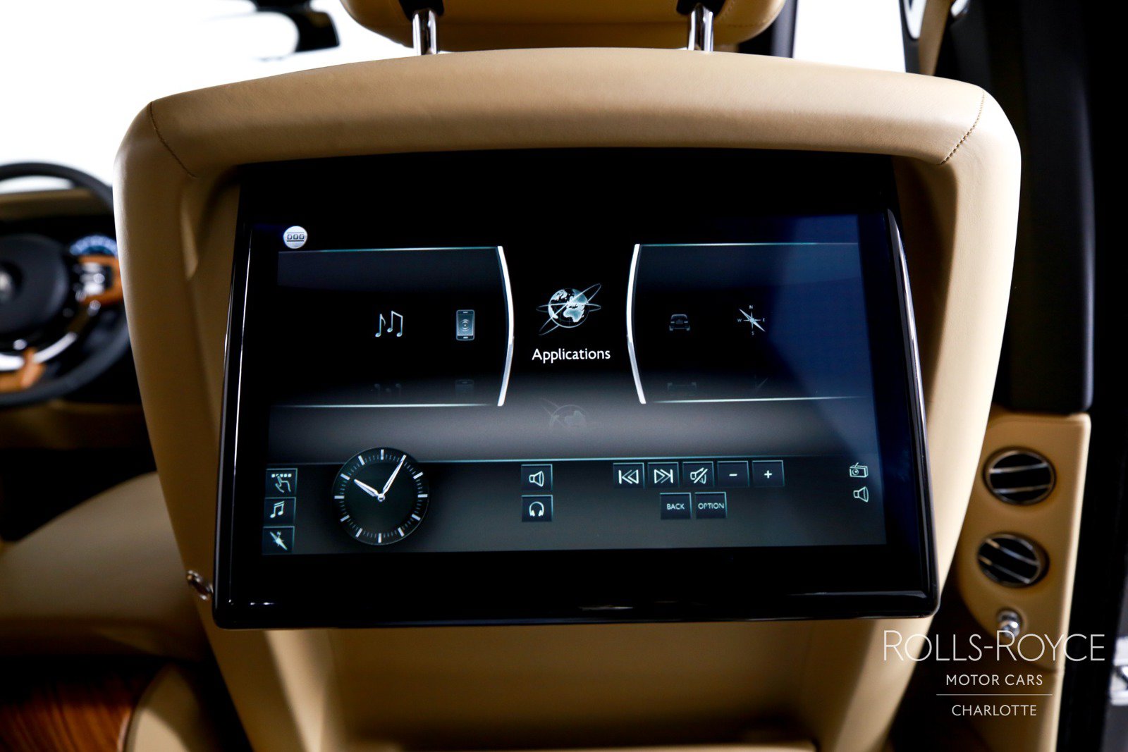 Certified 2020 Rolls-Royce Cullinan AWD/4WD image 32