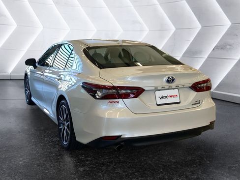 Used 2022 Toyota Camry XLE image 9
