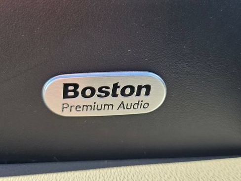Used 2009 Chrysler 300 C RWD image 28