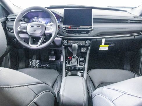 New 2026 Jeep Compass Latitude image 3