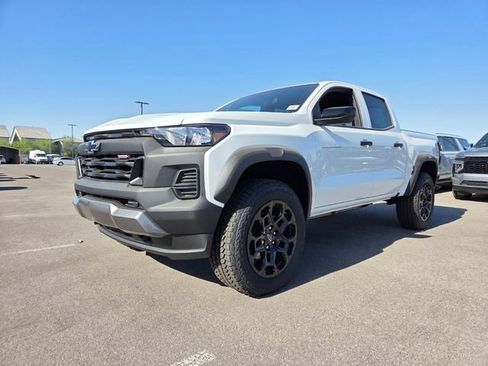 New 2026 Chevrolet Colorado Trail Boss AWD/4WD image 2