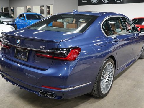 Used 2022 BMW ALPINA B7 xDrive w/ Luxury Rear Seating Package AWD/4WD image 5