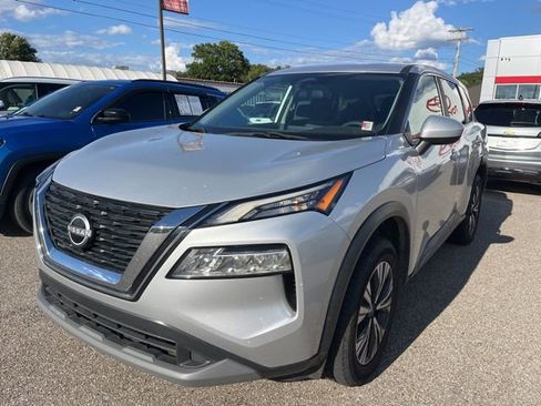 Used 2023 Nissan Rogue SV image 7