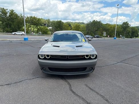 Used 2017 Dodge Challenger R/T RWD image 3
