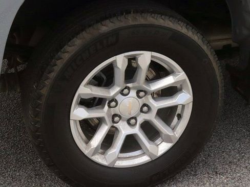 Used 2024 Chevrolet Silverado 1500 LT image 8