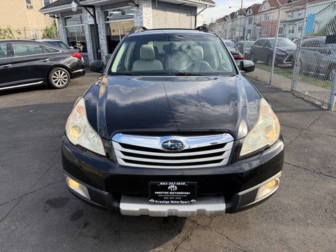 Used 2011 Subaru Outback 3.6R Limited AWD/4WD image 9
