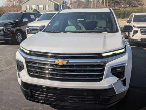 New 2026 Chevrolet Traverse High Country image 2