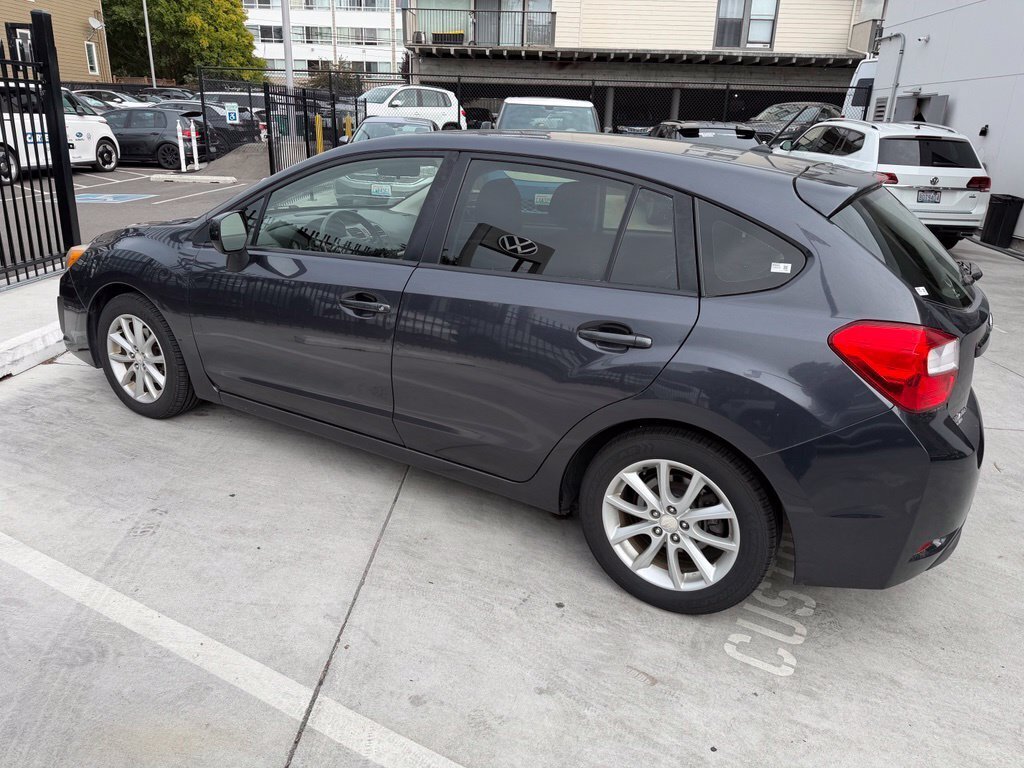 Used 2014 Subaru Impreza 2.0i Premium w/ All-Weather Package w/CVT AWD/4WD image 4