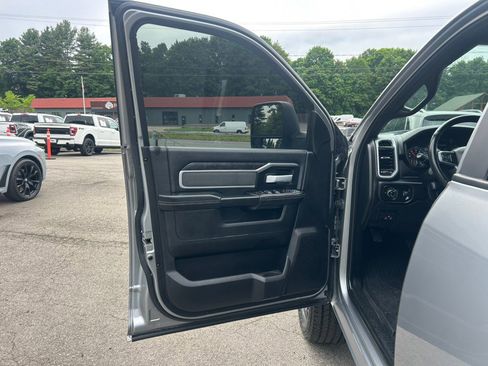 Used 2023 RAM 2500 Big Horn w/ Night Edition AWD/4WD image 17