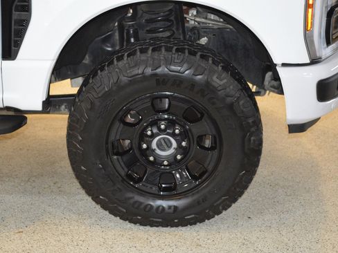 Used 2023 Ford F250 Lariat w/ Lariat Ultimate Package image 9