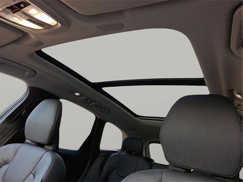 Certified 2025 Volvo XC60 B5 Plus image 12