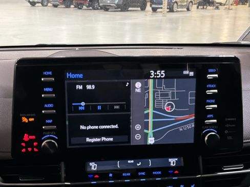 Used 2023 Toyota Sienna Platinum image 32