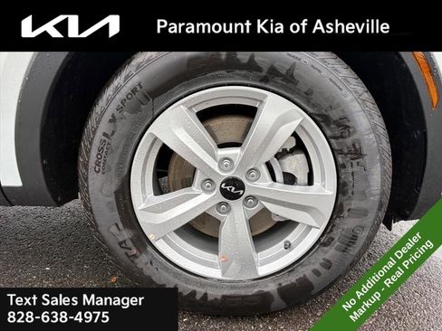 New 2026 Kia Sorento LX FWD image 30