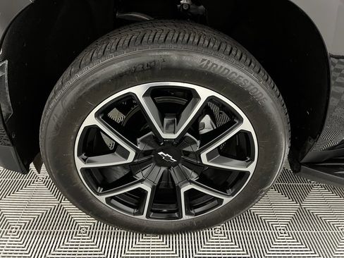 Used 2025 Chevrolet Suburban RST w/ Sun And Tow Package image 12