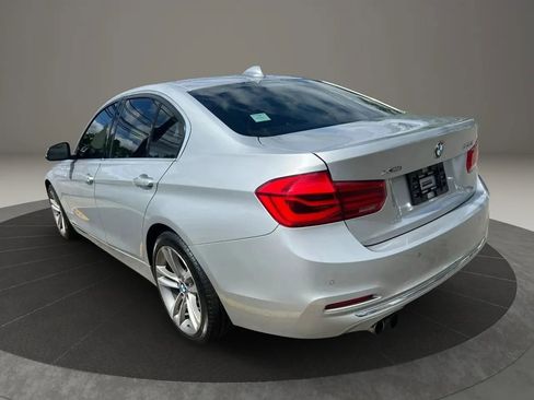 Used 2017 BMW 330i xDrive Sedan AWD/4WD image 7