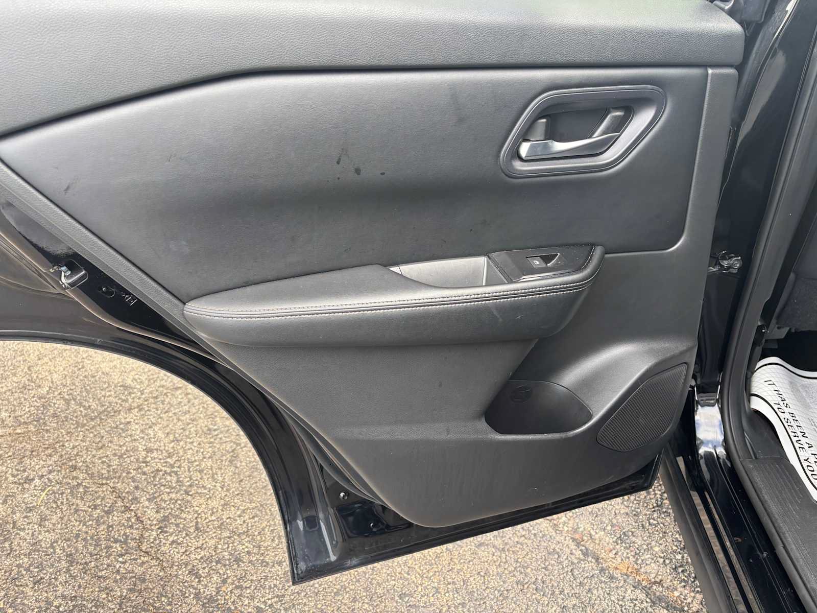 Used 2024 Nissan Rogue SV AWD/4WD image 12