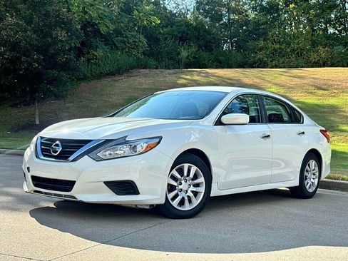 Used 2017 Nissan Altima 2.5 S w/ Power Driver Seat Package FWD image 1