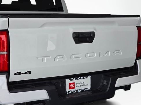 Used 2024 Toyota Tacoma TRD Off-Road AWD/4WD image 13