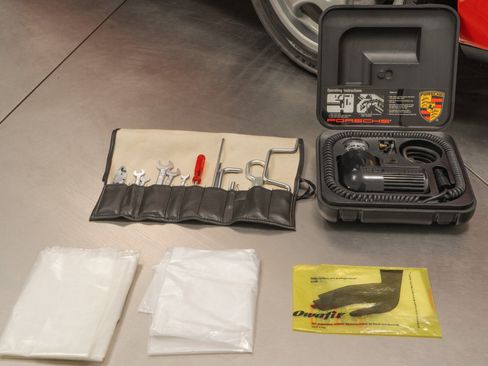 Used 1993 Porsche 911 RS America image 36