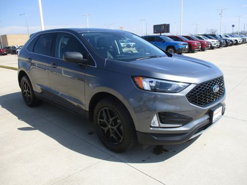 Used 2024 Ford Edge SEL w/ Convenience Package image 10