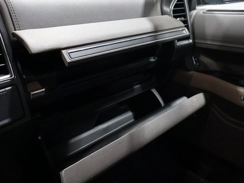 Used 2018 Ford Expedition Limited image 38