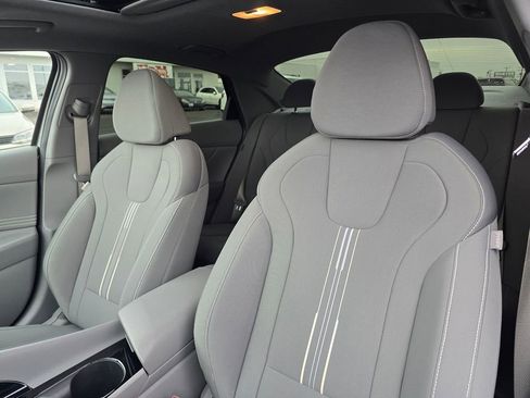 Used 2024 Hyundai Elantra SEL w/ Convenience Package image 25