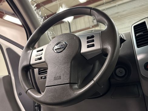 Used 2019 Nissan Frontier SV image 10