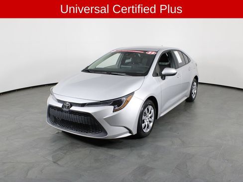 Used 2022 Toyota Corolla LE image 2